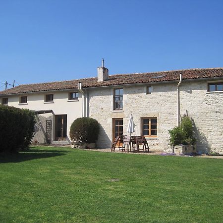 Le Noisetier At Les Hiboux Gites Chef-Boutonne Pokój zdjęcie